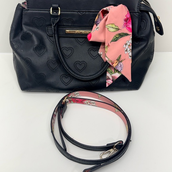 Betsey Johnson black quilted purse floral scarf bow 16x10 - Picture 2 of 13